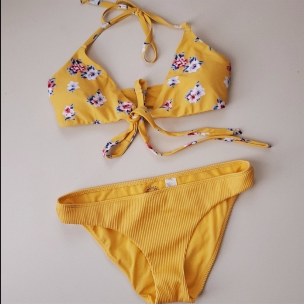 Bikini floral front tie M with ribbed mid-rise cheeky bottom L